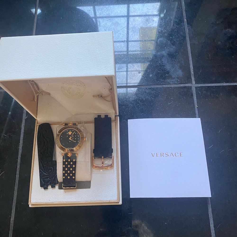 versace-vk703-0013-vanitas-stainless-steel-watch-black NWT